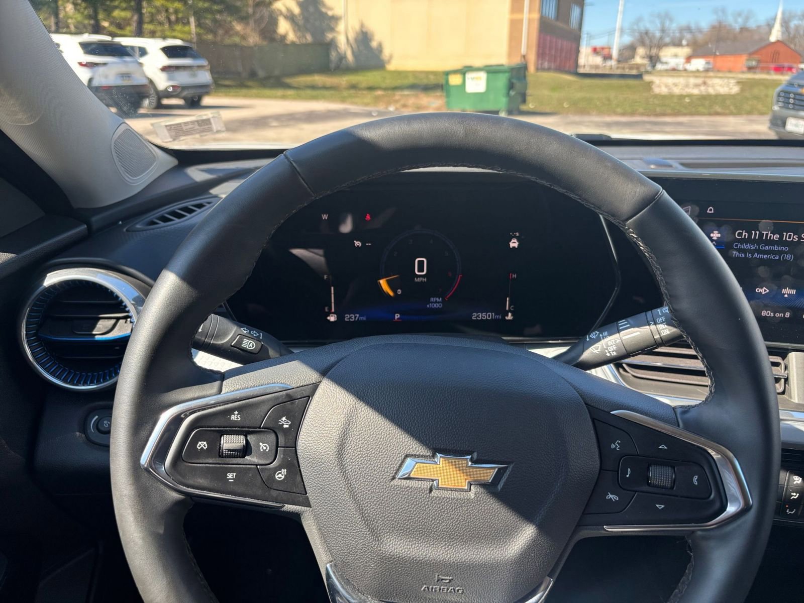 Used 2025 Chevrolet Trax LT w/ LT Convenience Package FWD image 33