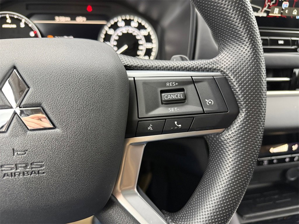 New 2026 Mitsubishi Outlander ES image 34