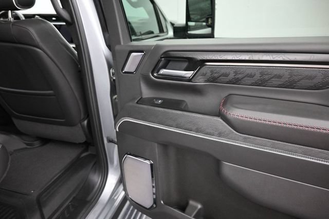 Used 2025 GMC Sierra 2500 AT4X AWD/4WD image 13