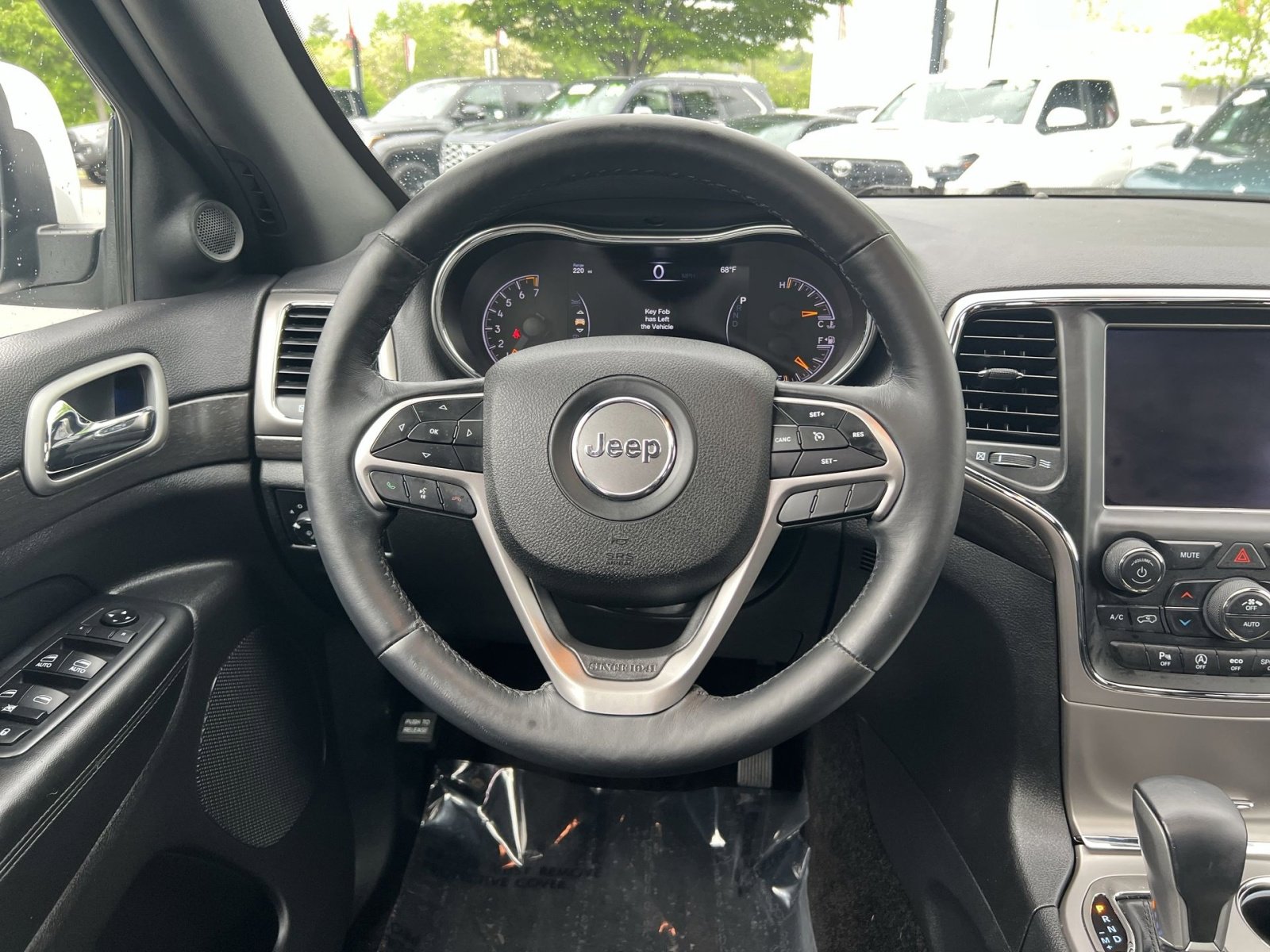 Used 2018 Jeep Grand Cherokee Altitude AWD/4WD image 16