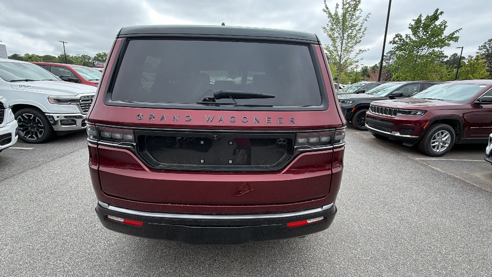 Used 2025 Jeep Grand Wagoneer Series II Obsidian w/ Quick Order Packagew 28T AWD/4WD image 9