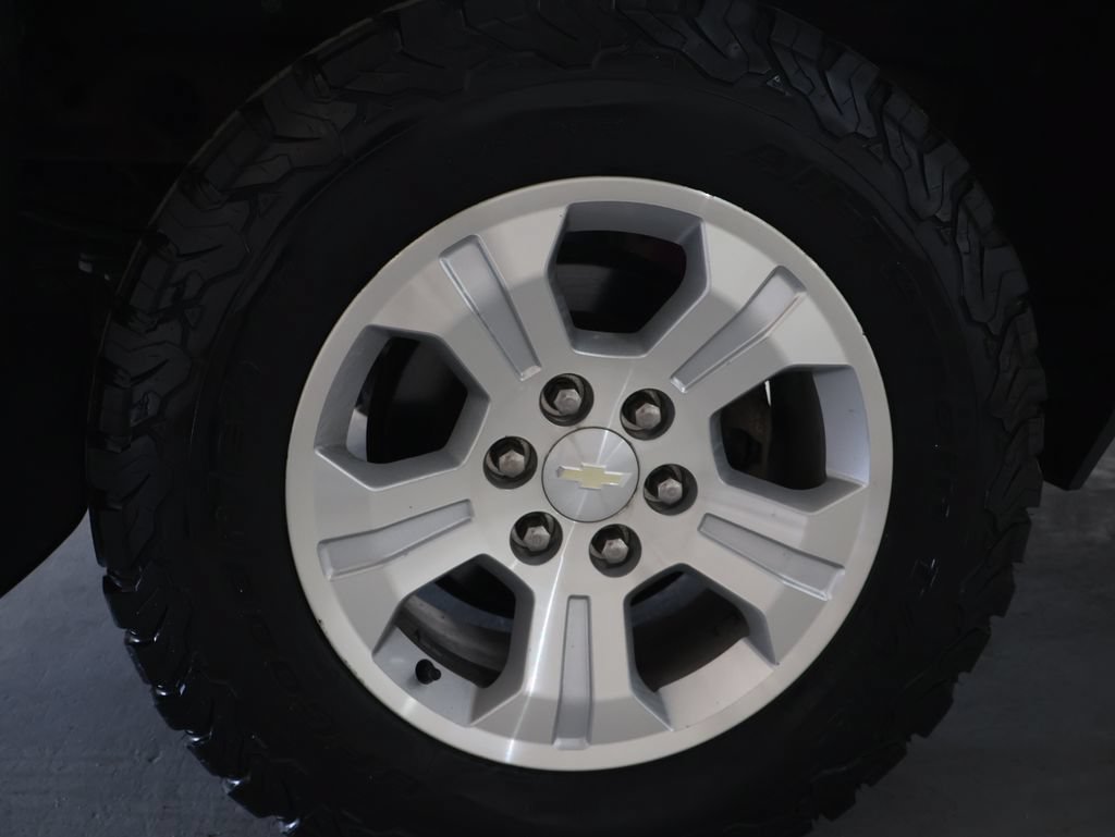 Used 2017 Chevrolet Silverado 1500 LT w/ All Star Edition AWD/4WD image 31