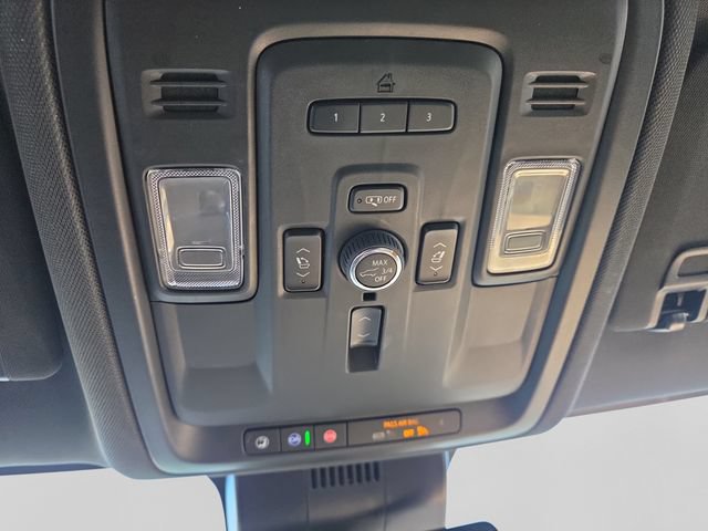 Used 2024 Chevrolet Suburban Premier w/ Max Trailering Package AWD/4WD image 20