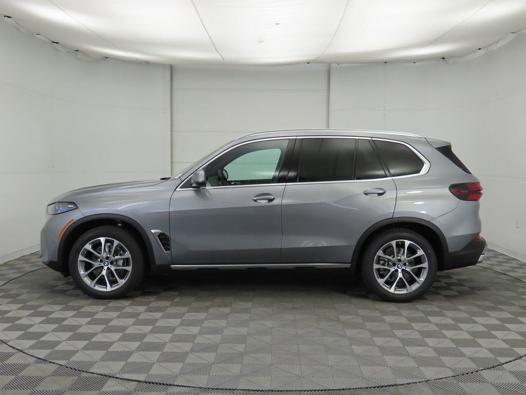 Certified 2026 BMW X5 sDrive40i w/ Parking Assistance Package RWD image 9