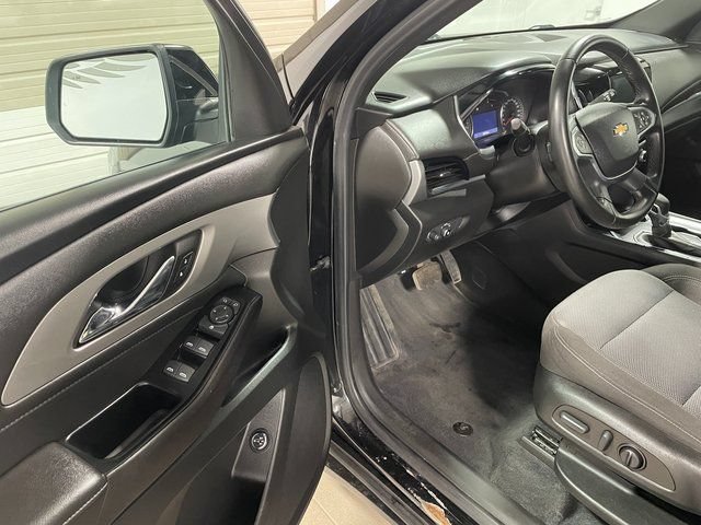 Used 2023 Chevrolet Traverse LT AWD/4WD image 10