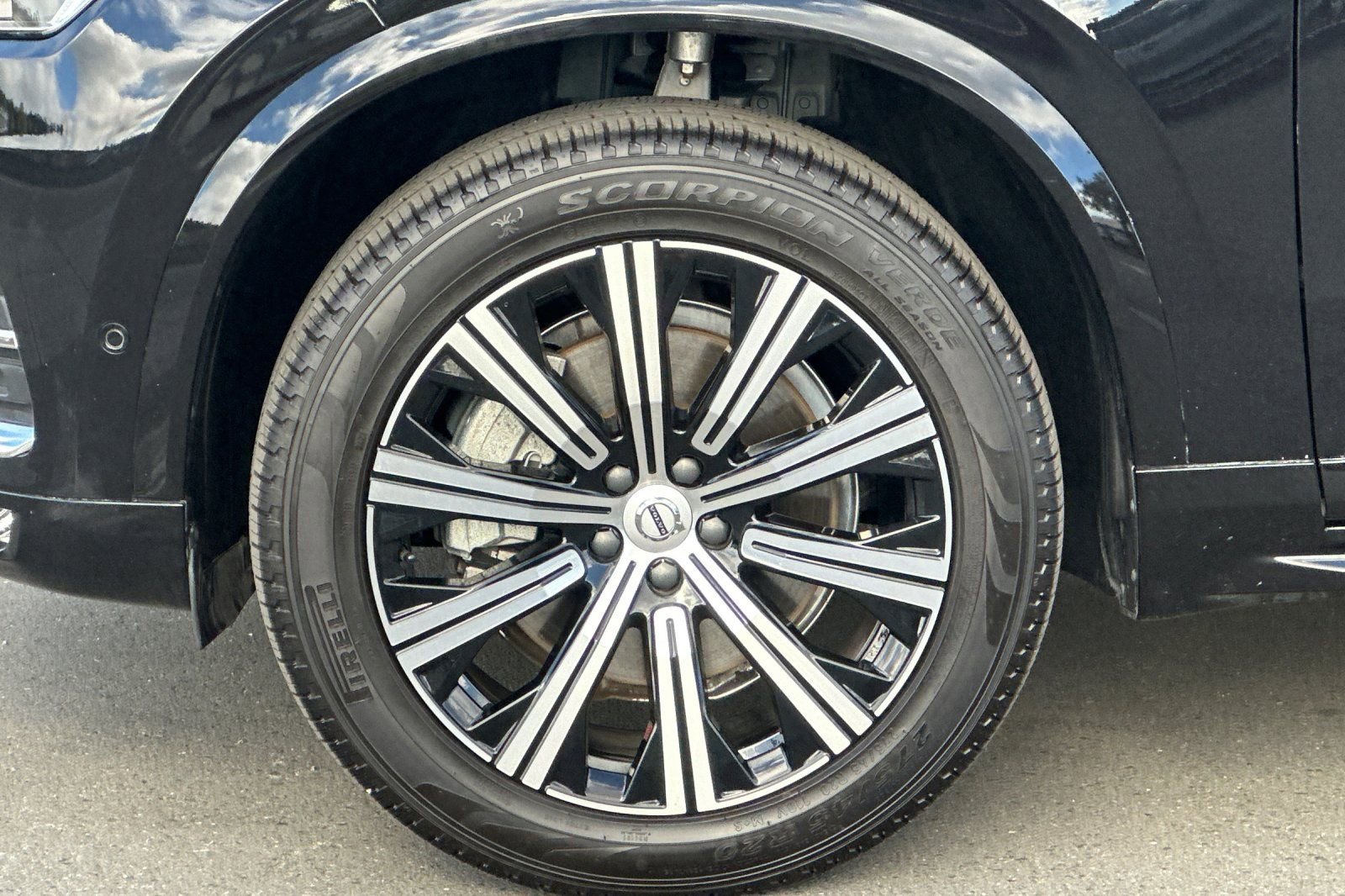 Certified 2025 Volvo XC90 B6 Plus image 12