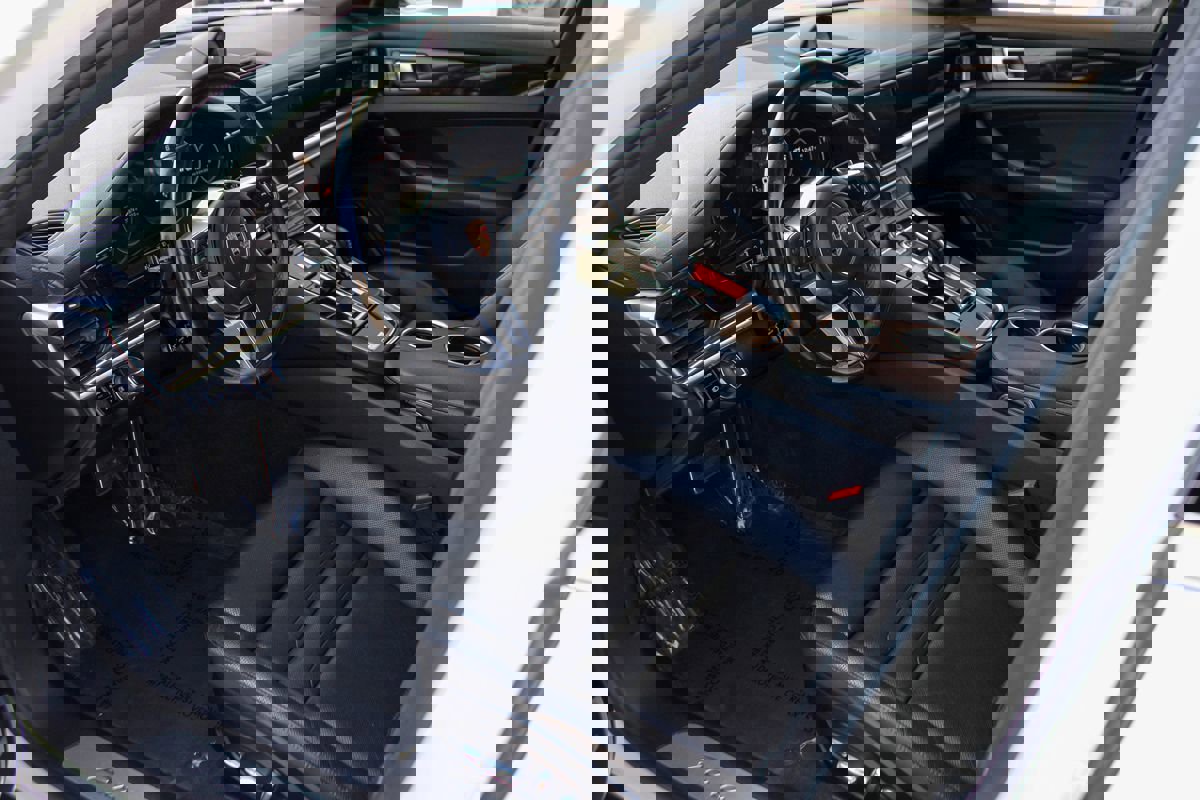 Used 2018 Porsche Panamera 4S image 14