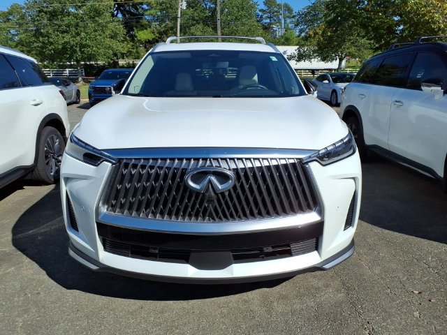Certified 2026 INFINITI QX60 Luxe w/ Family Package AWD/4WD image 3