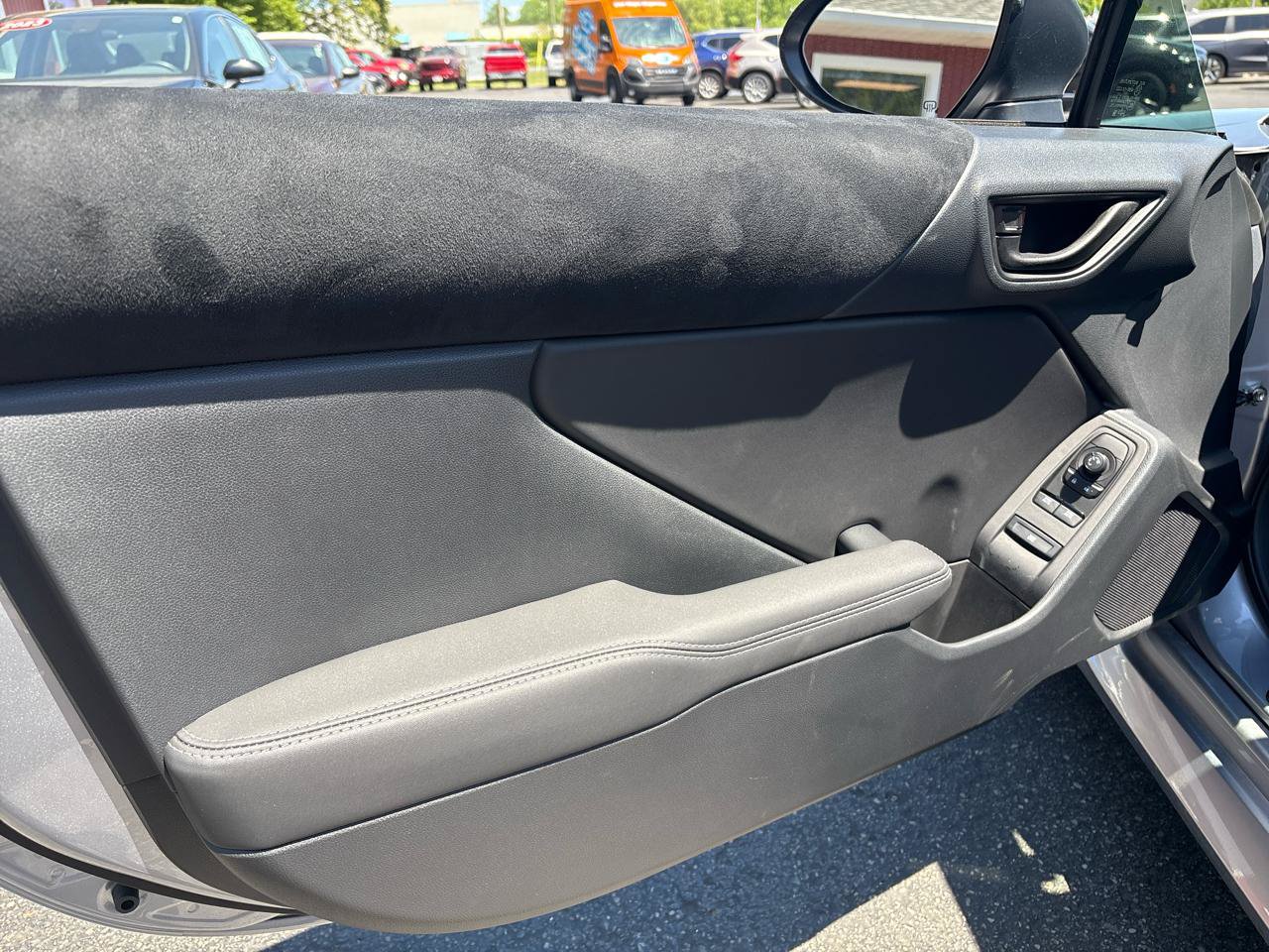 Used 2025 Toyota GR86 Premium w/ ALL Weather Mat Package (TMS) RWD image 9