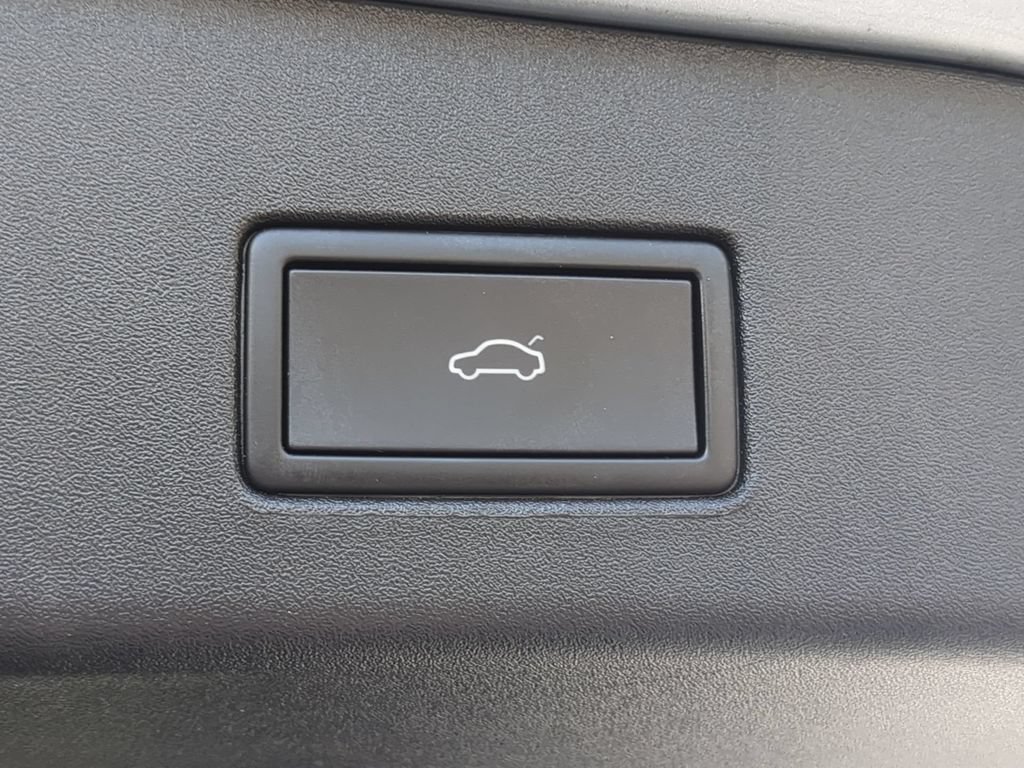 Certified 2022 Volkswagen ID.4 Pro S RWD image 11