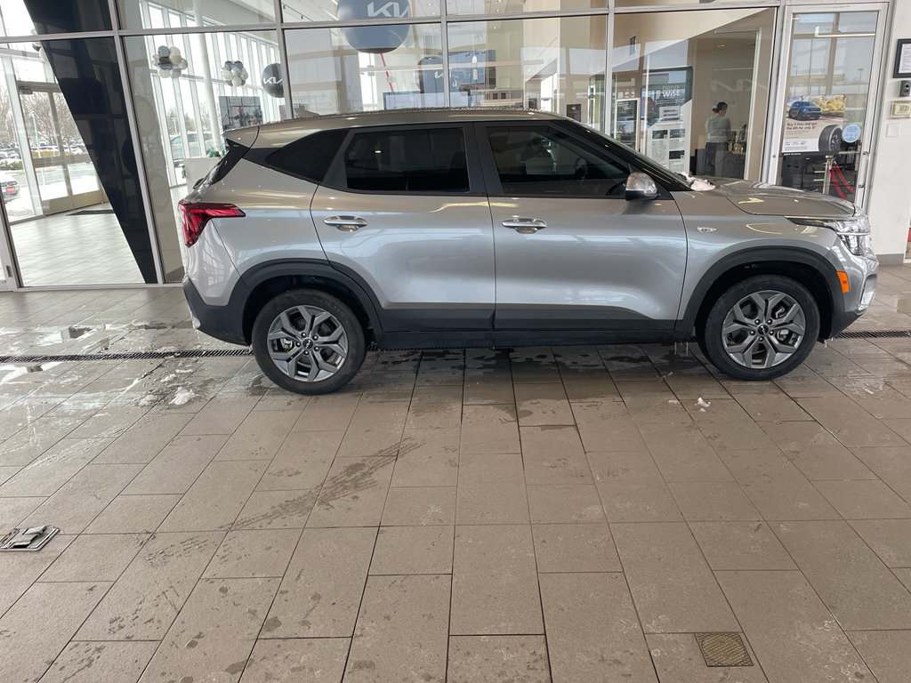 Used 2024 Kia Seltos LX image 5