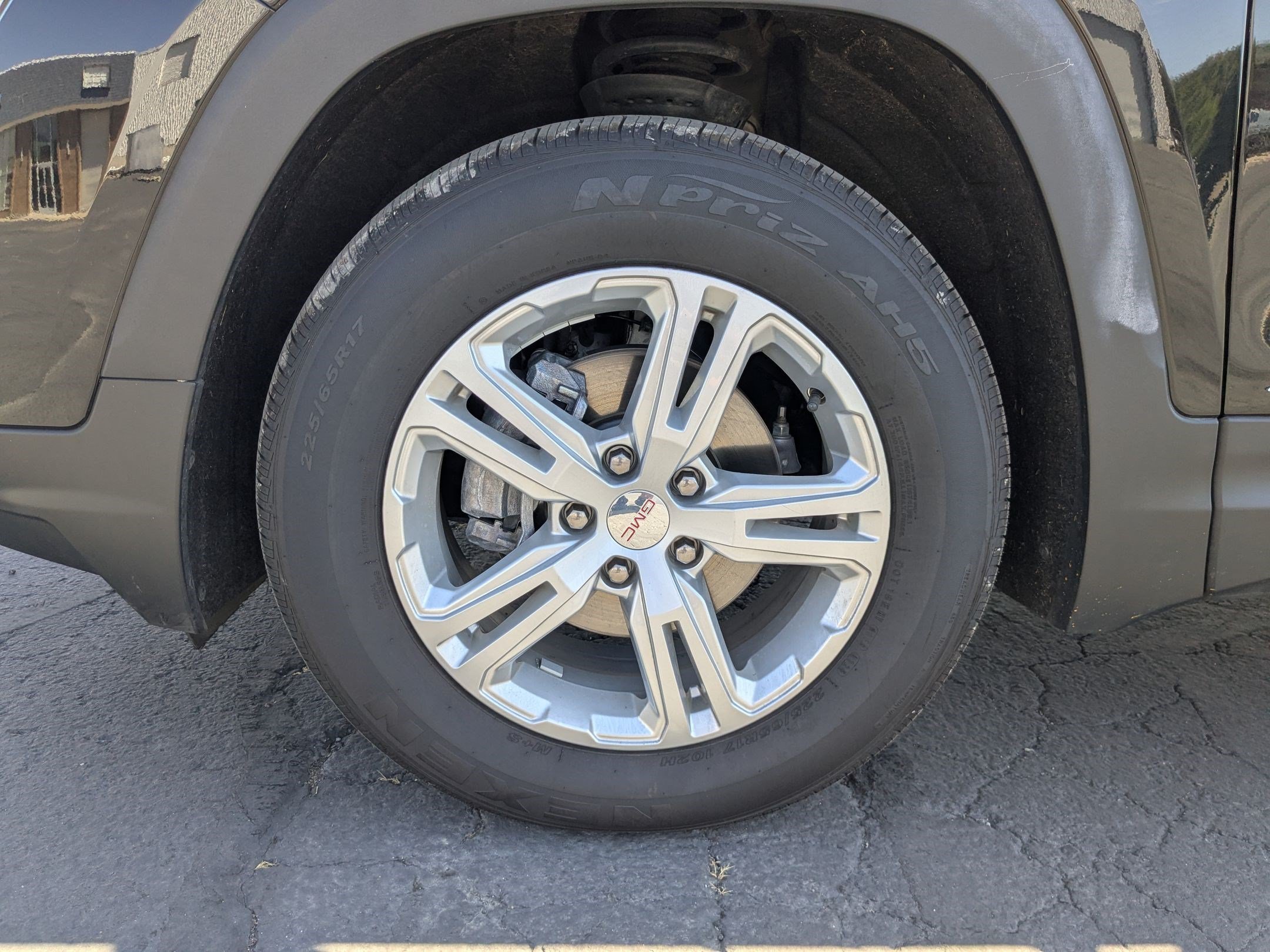 Used 2024 GMC Terrain SLE AWD/4WD image 33