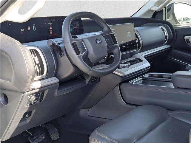 Used 2025 Ford Expedition Max Active image 10