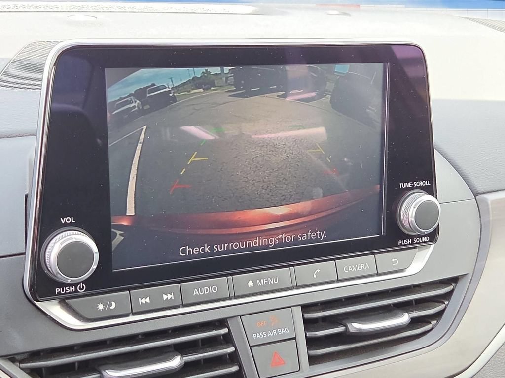 Used 2024 Nissan Altima 2.5 SV FWD image 25