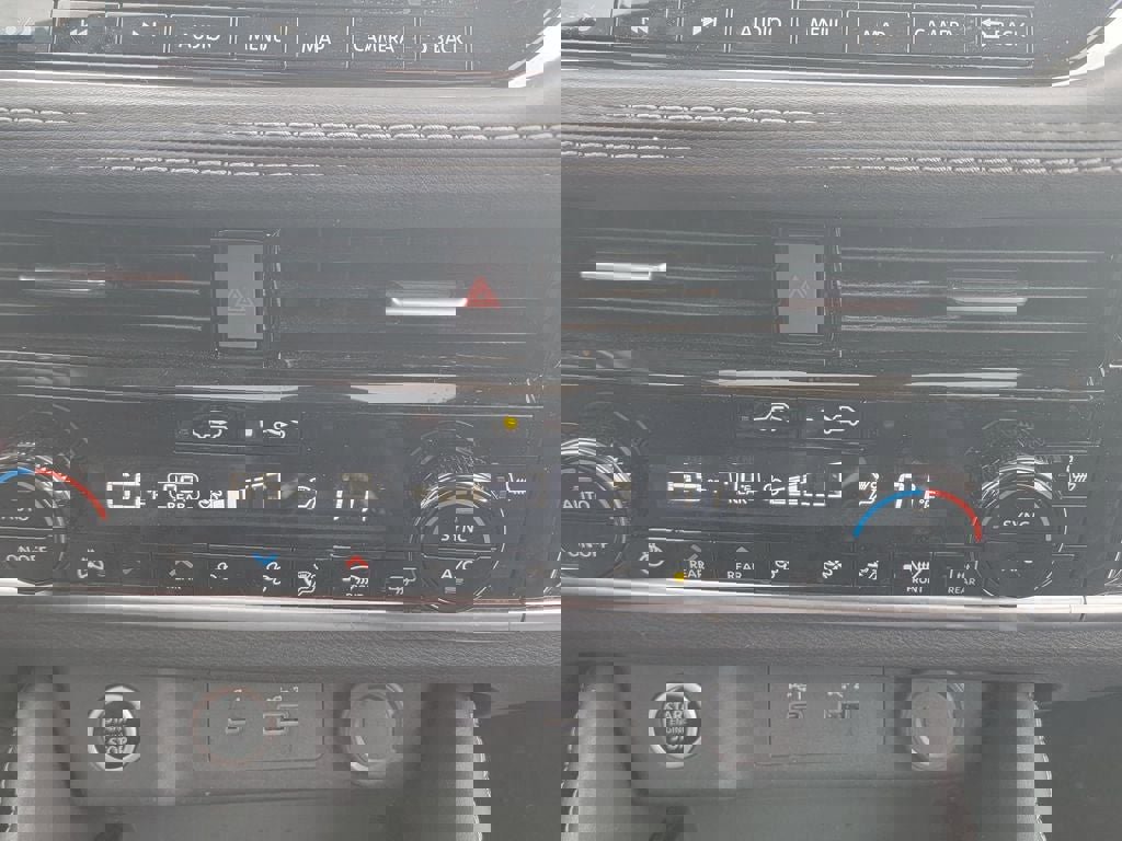 Certified 2023 Nissan Rogue SL w/ SL Premium Package image 25