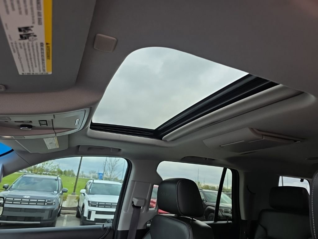 Used 2017 GMC Yukon Denali w/ Open Road Package image 20