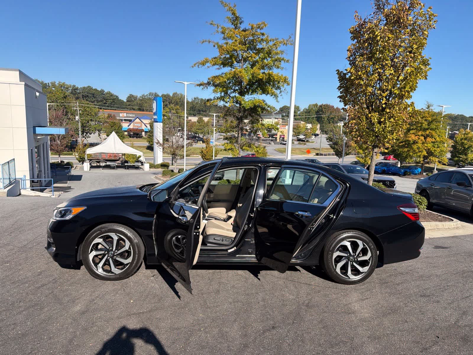 Used 2017 Honda Accord EX-L image 19