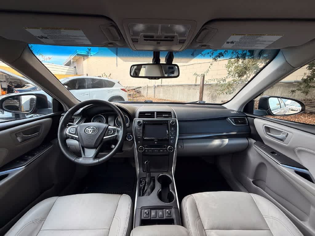 Used 2016 Toyota Camry XLE w/ Moonroof Package FWD image 10