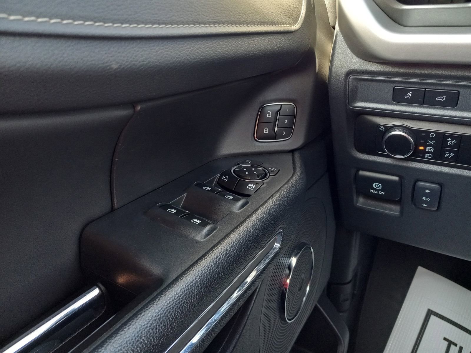 Used 2024 Ford Expedition XLT image 28