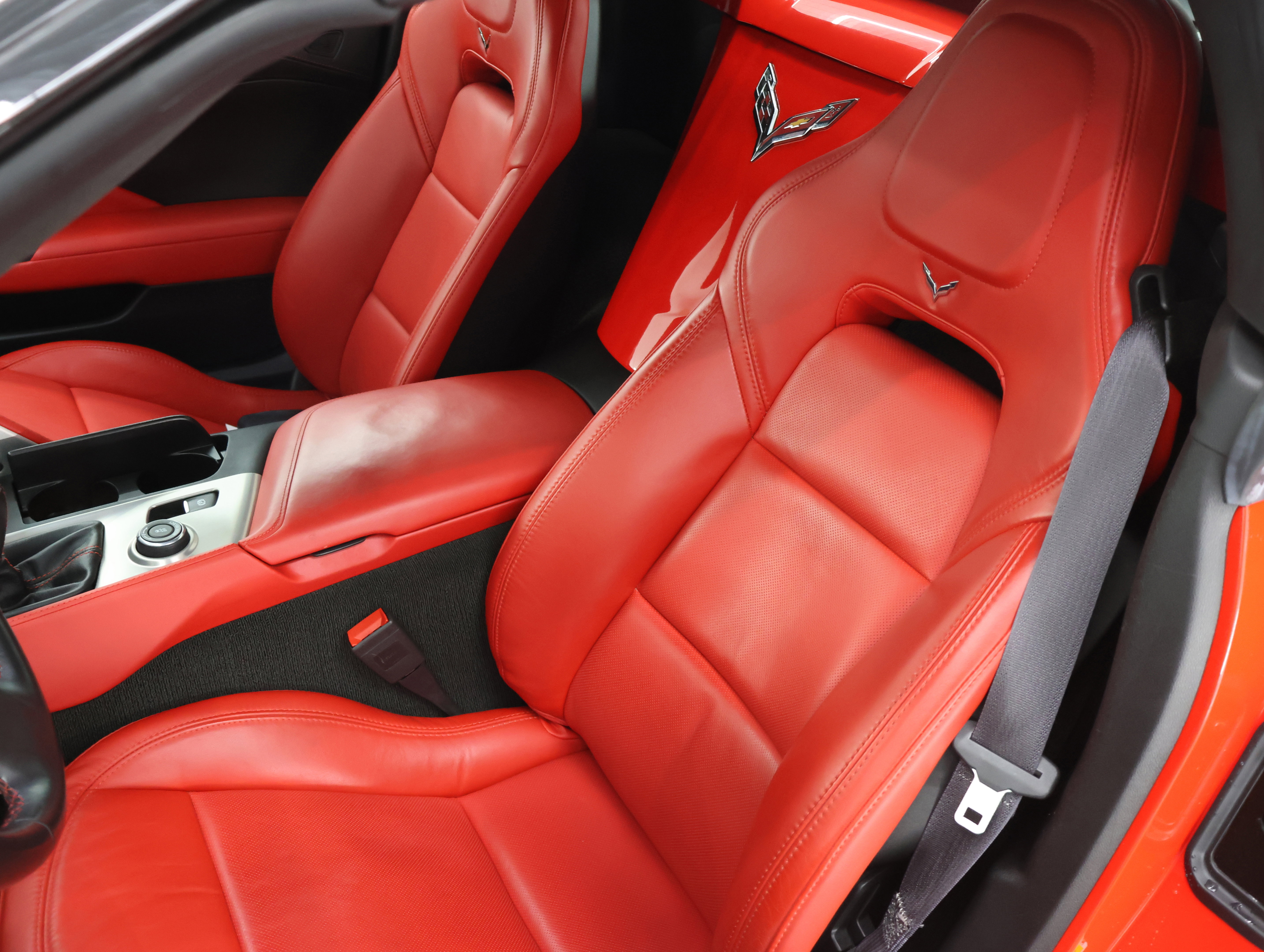 Used 2015 Chevrolet Corvette Stingray Convertible w/ 3LT Preferred Equipment Group image 40