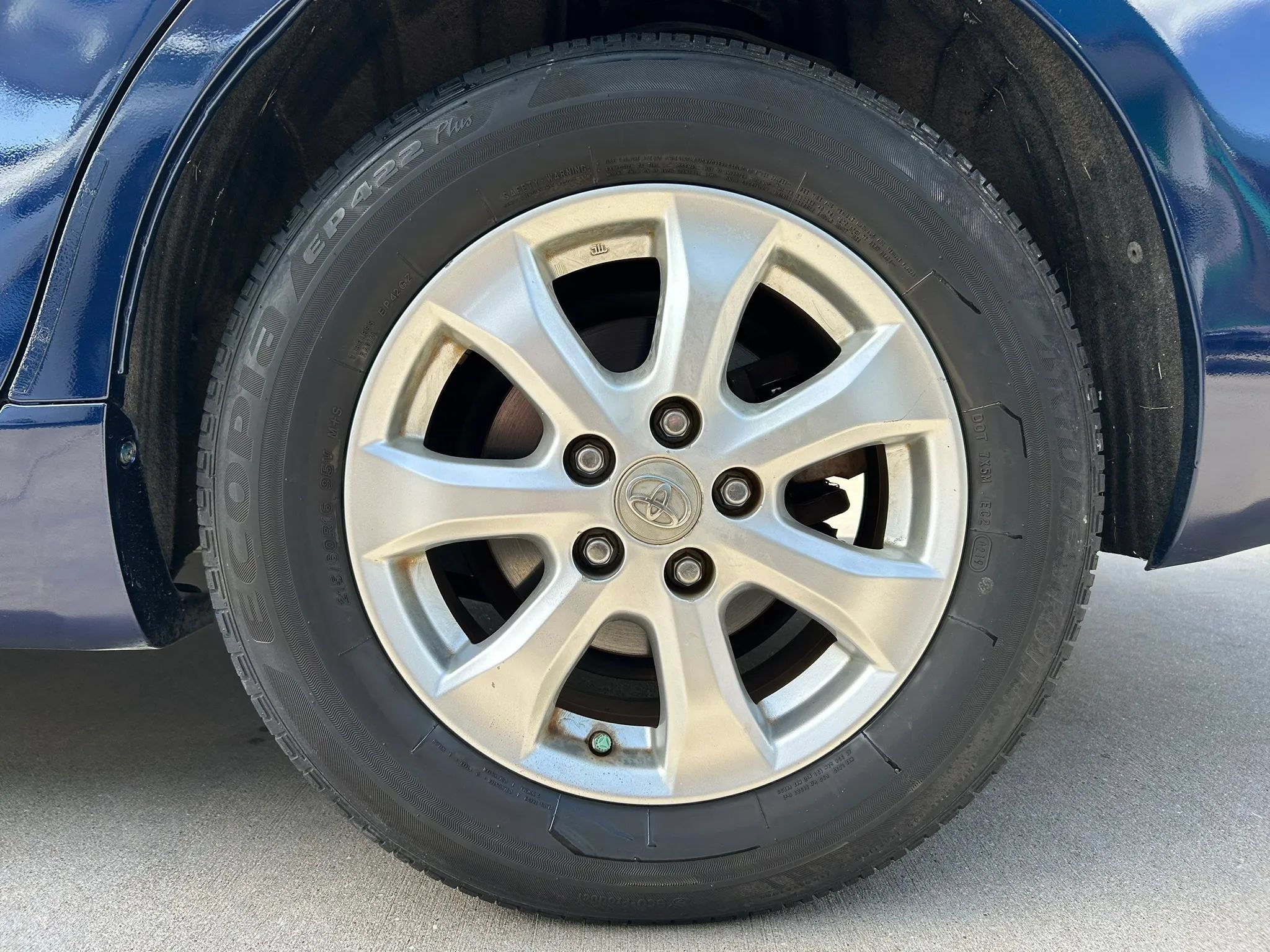Used 2010 Toyota Camry LE FWD image 26