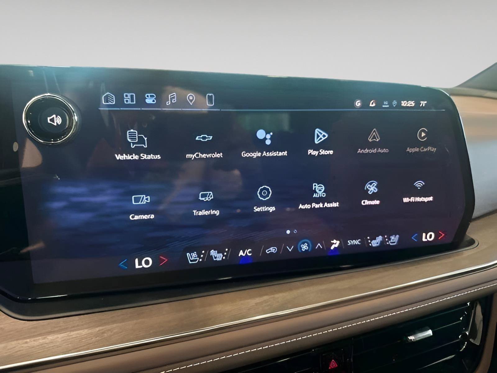 New 2026 Chevrolet Suburban High Country AWD/4WD image 25