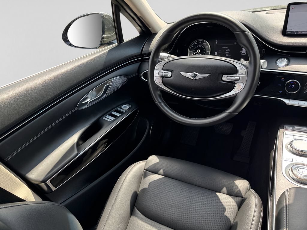 Used 2025 Genesis GV70 2.5T AWD/4WD image 18