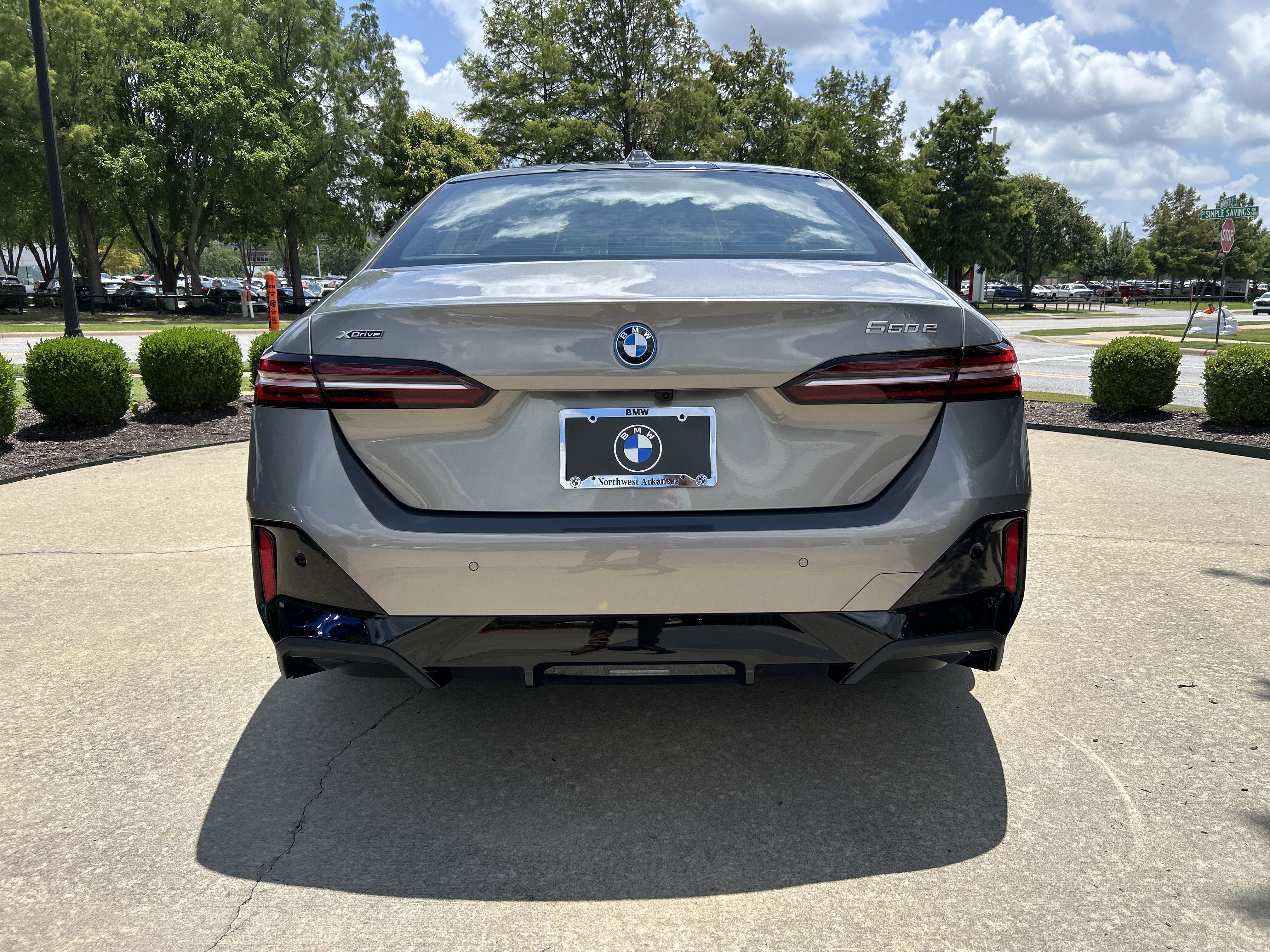 New 2026 BMW 550e xDrive AWD/4WD image 4