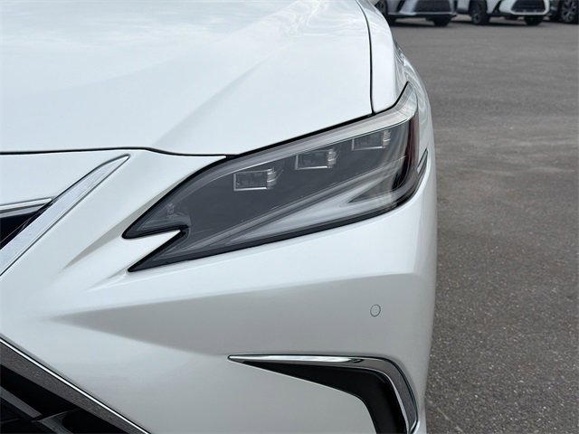 New 2025 Lexus ES 350 Ultra Luxury image 9