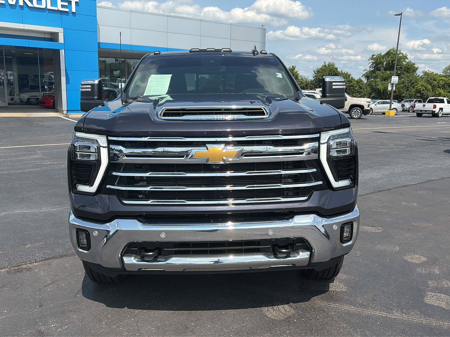 Used 2024 Chevrolet Silverado 2500 LTZ w/ LTZ Convenience Package AWD/4WD image 8