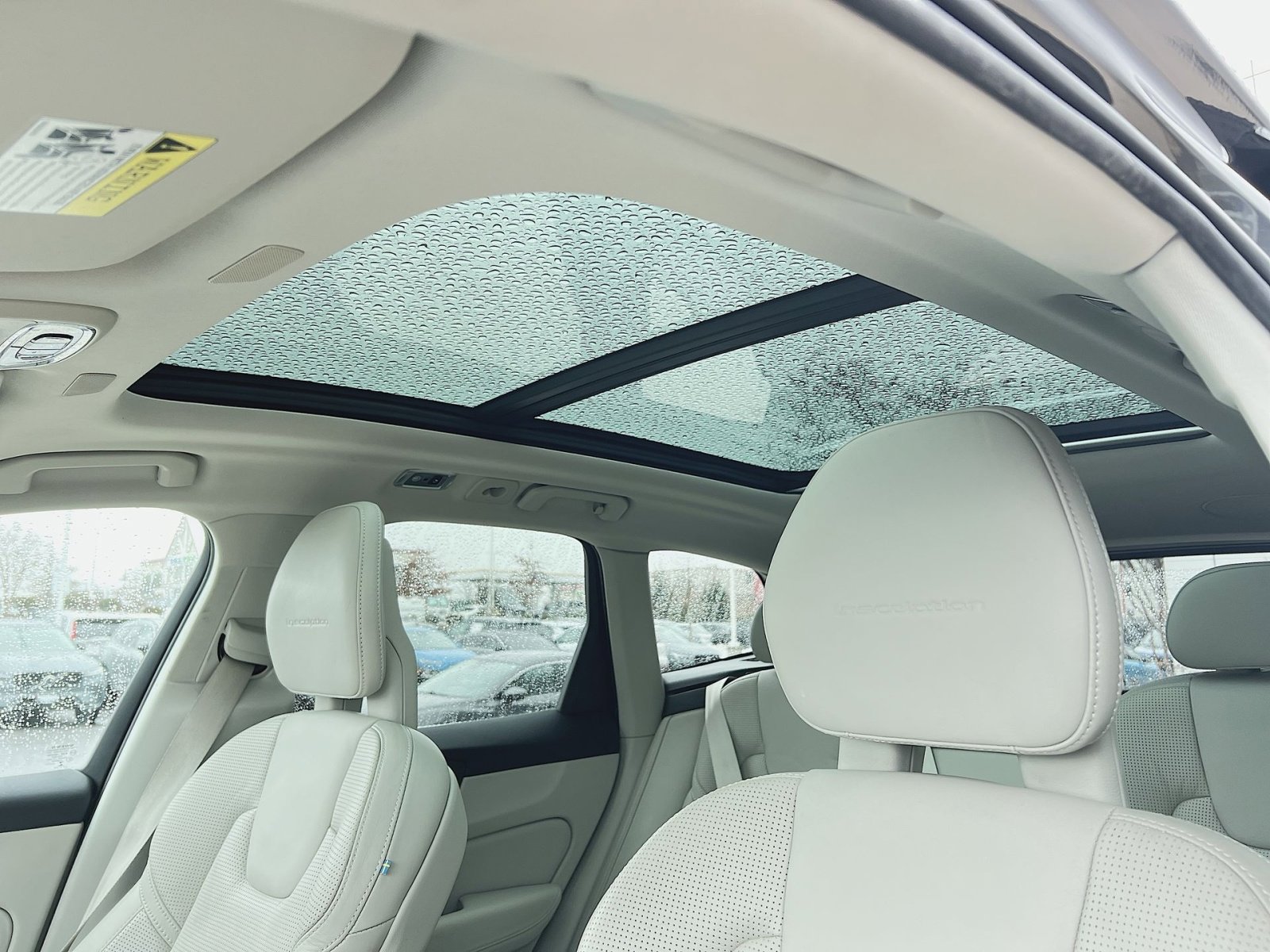 Used 2018 Volvo XC60 T6 Inscription w/ Luxury Seat Package image 24