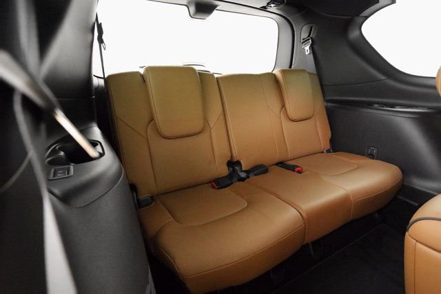 Used 2023 INFINITI QX80 Sensory image 23