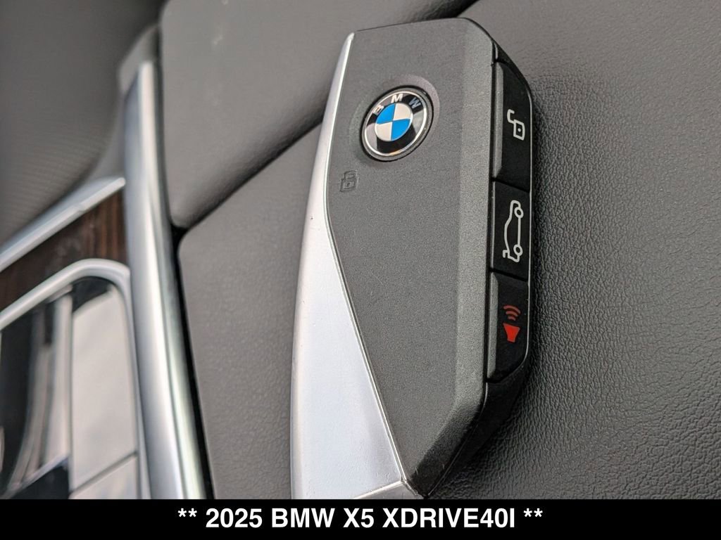 Certified 2025 BMW X5 xDrive40i w/ Parking Assistance Package AWD/4WD image 29