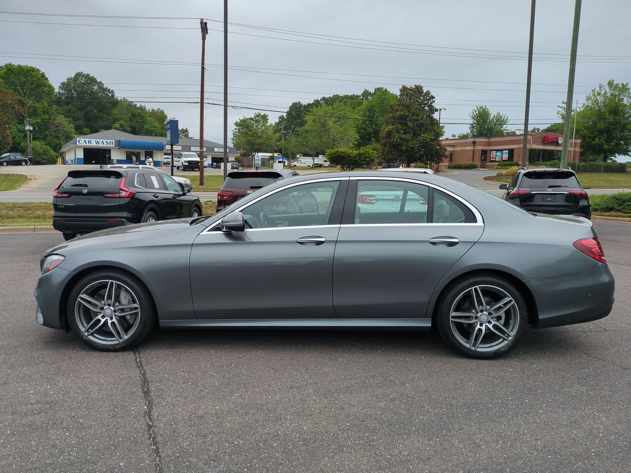 Used 2017 Mercedes-Benz E 300 4MATIC image 6