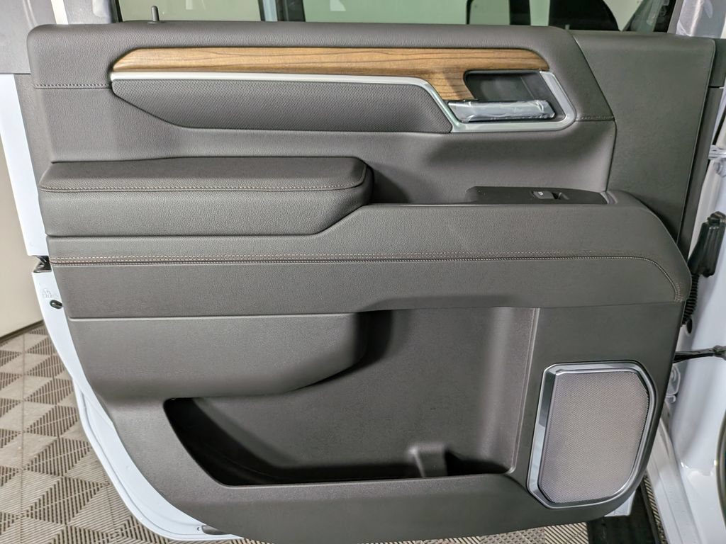 New 2026 Chevrolet Silverado 2500 High Country w/ High Country Premium Package AWD/4WD image 28