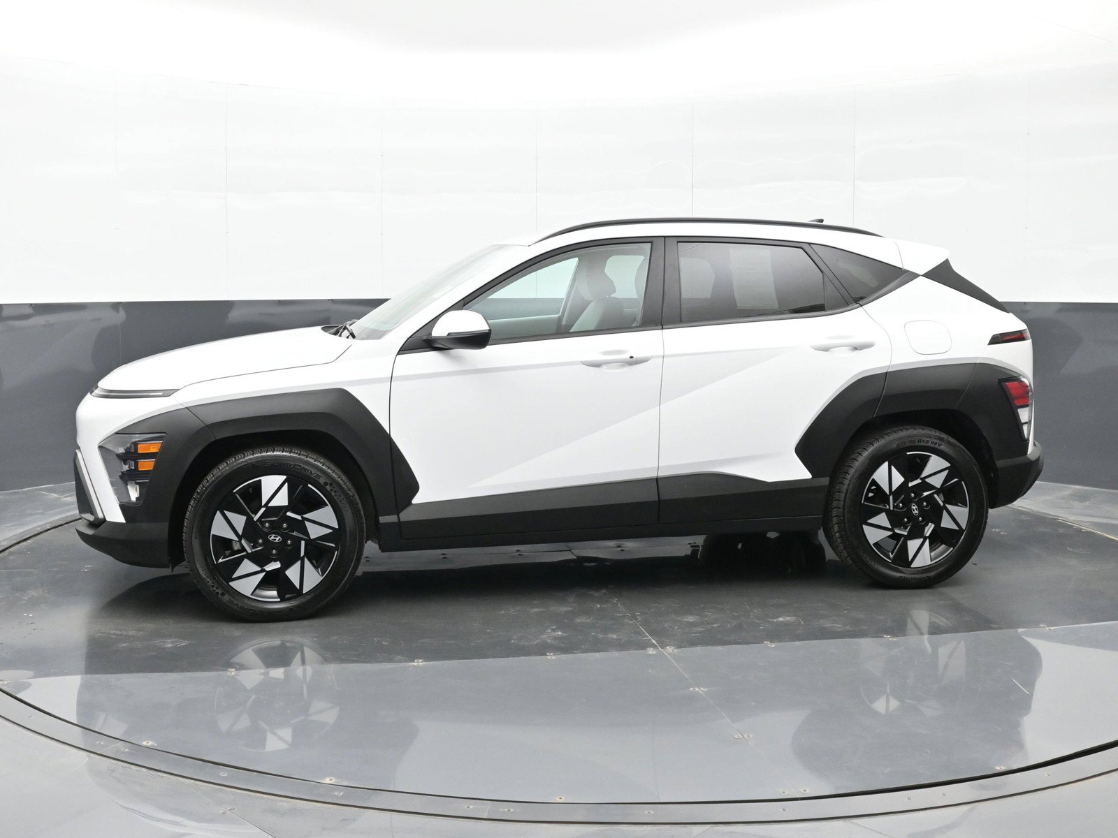 Certified 2024 Hyundai Kona SEL FWD image 9