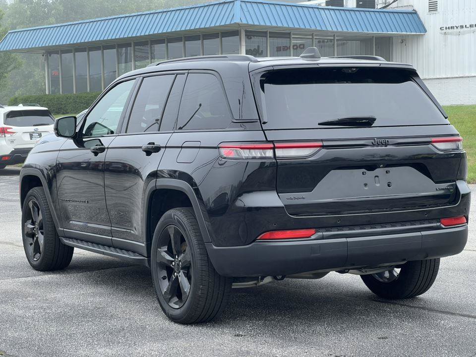 Used 2024 Jeep Grand Cherokee Limited w/ Luxury Tech Group II AWD/4WD image 9