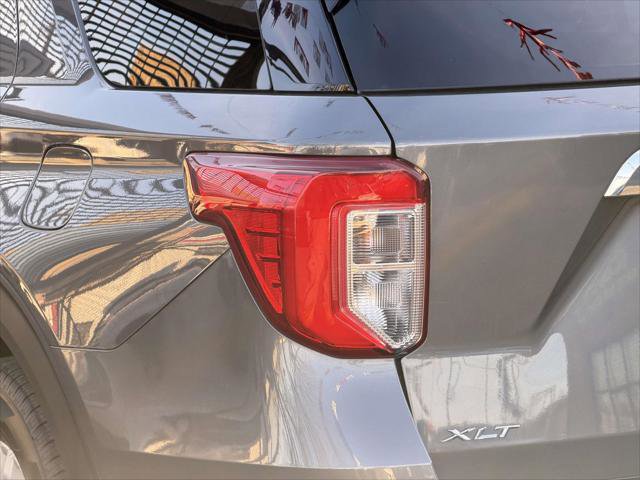 Used 2023 Ford Explorer XLT w/ Equipment Group 202A image 10