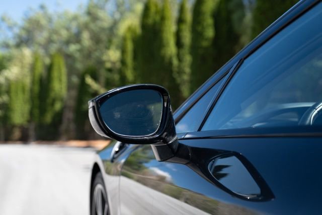 Used 2019 BMW i8 Base image 26