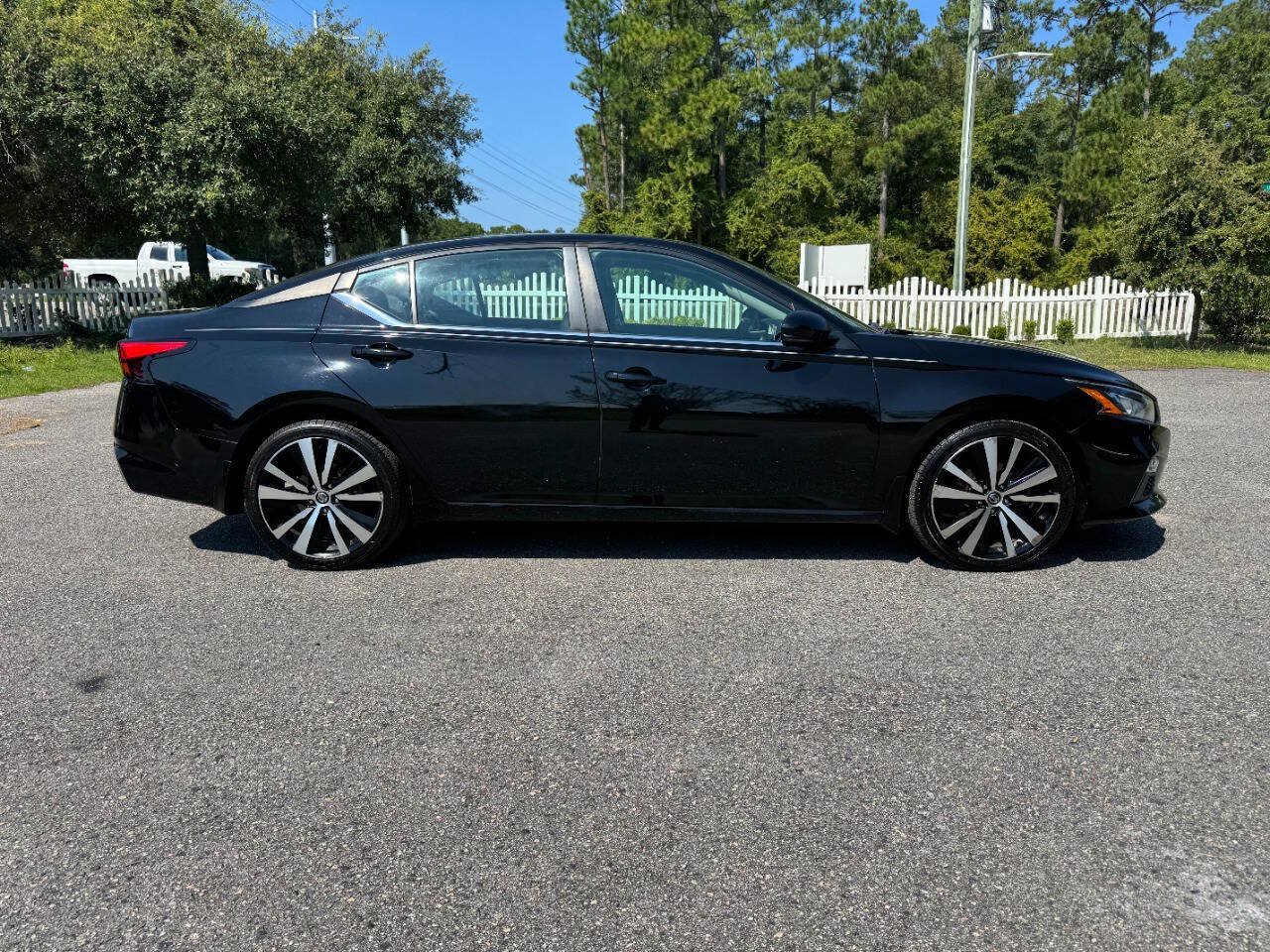 Used 2019 Nissan Altima 2.5 SR w/ SR Premium Package AWD/4WD image 7
