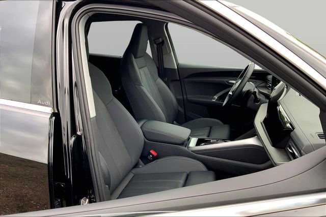 Used 2025 Audi Q5 Premium Plus w/ Premium Plus AWD/4WD image 7