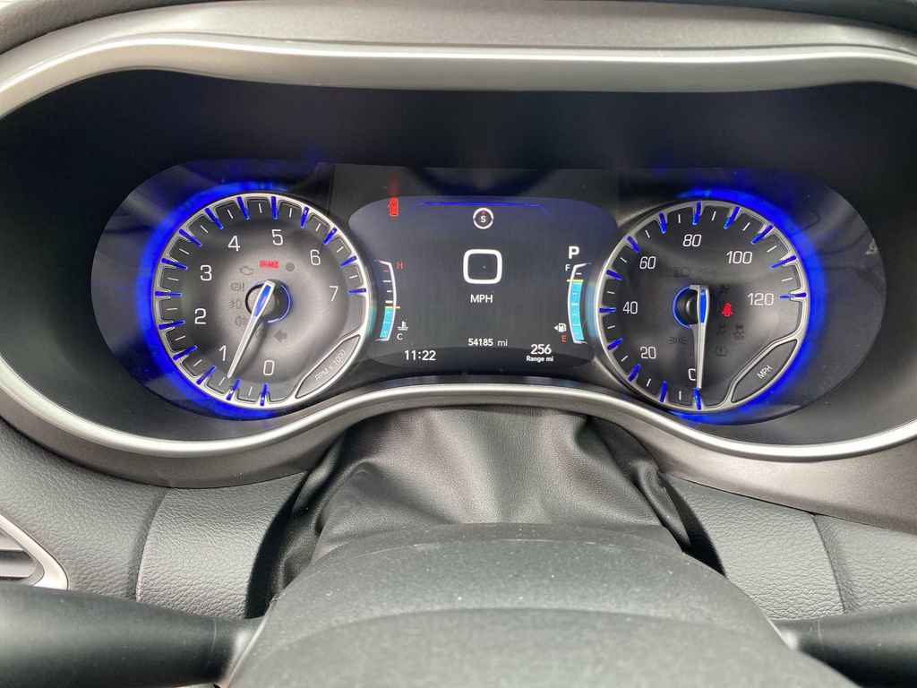 Used 2024 Chrysler Pacifica Touring-L image 15