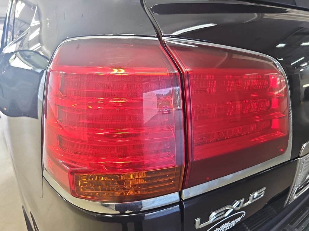 Used 2010 Lexus LX 570 4WD w/ Luxury Pkg image 42