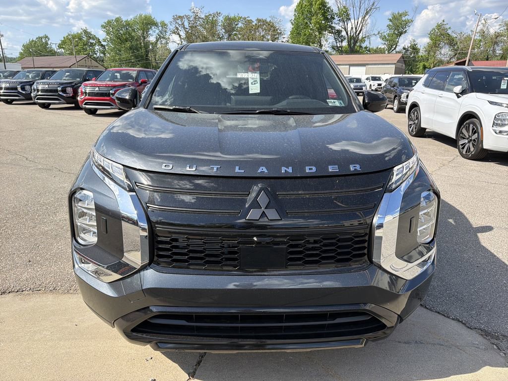 New 2026 Mitsubishi Outlander LE AWD/4WD image 11