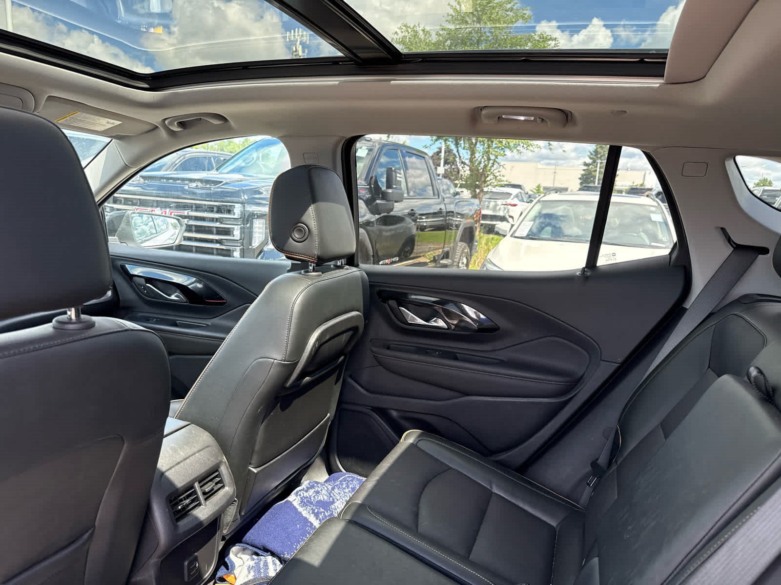 Used 2022 GMC Terrain AT4 w/ Infotainment Package II AWD/4WD image 10