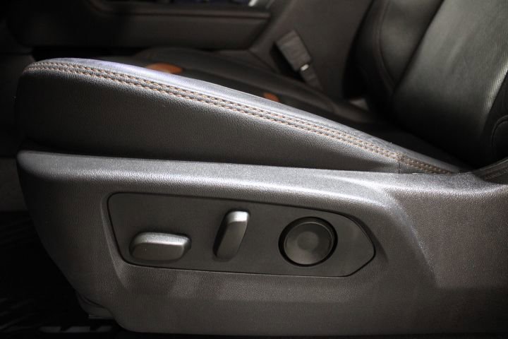 Used 2024 GMC Sierra 1500 AT4 w/ Technology Package image 14