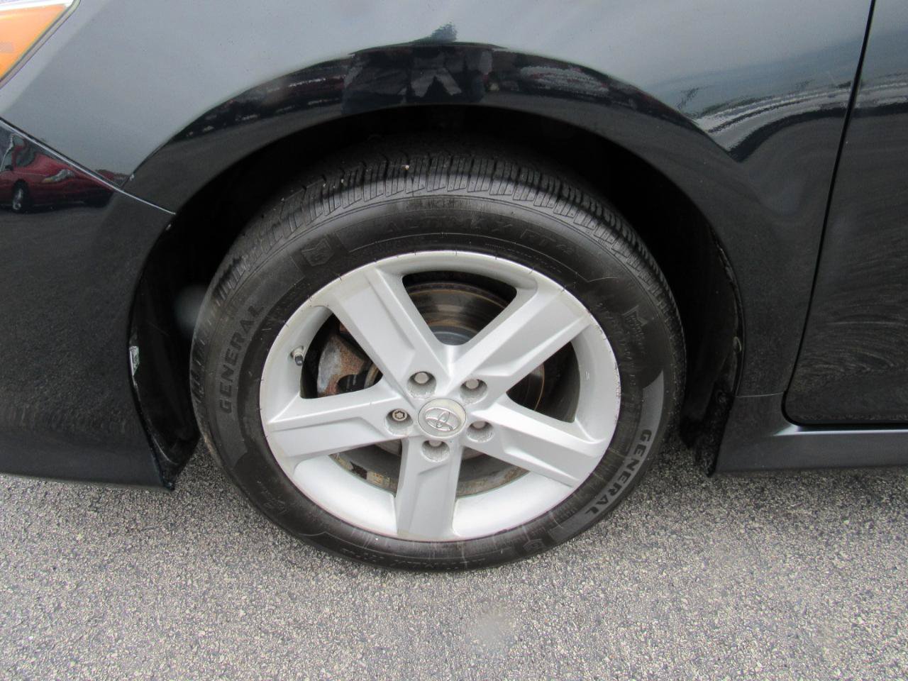 Used 2012 Toyota Camry SE FWD image 10