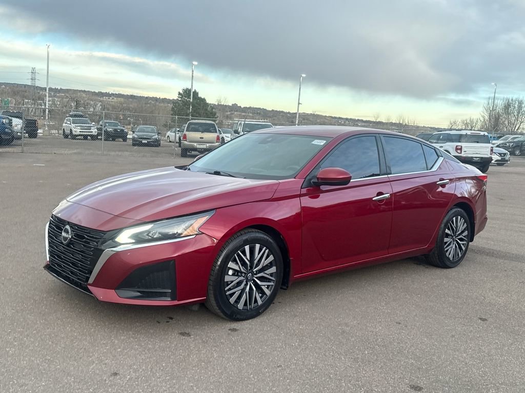 Used 2023 Nissan Altima 2.5 SV image 3