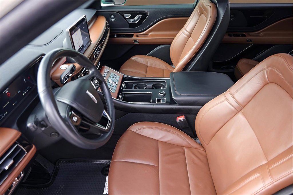 Used 2022 Lincoln Aviator Reserve w/ Equipment Group 201A image 8