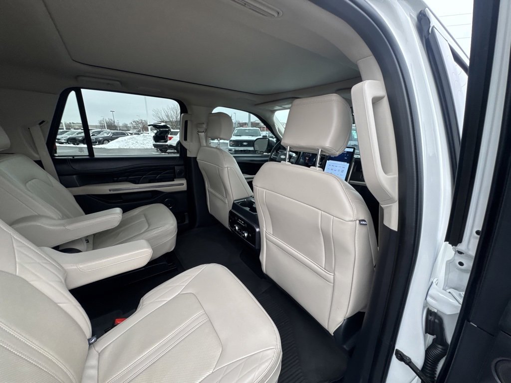 Certified 2024 Ford Expedition Max Platinum image 17